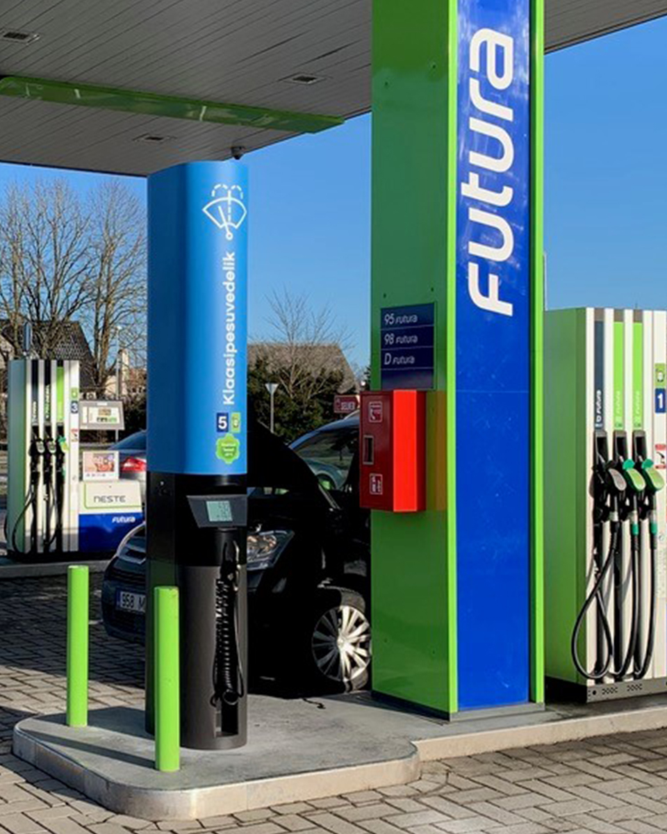 EcoTank The EcoFriendly Windshield Washer Fluid Dispensing System