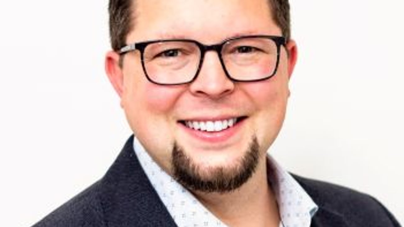 Reid Fenwick Headshot Teaser