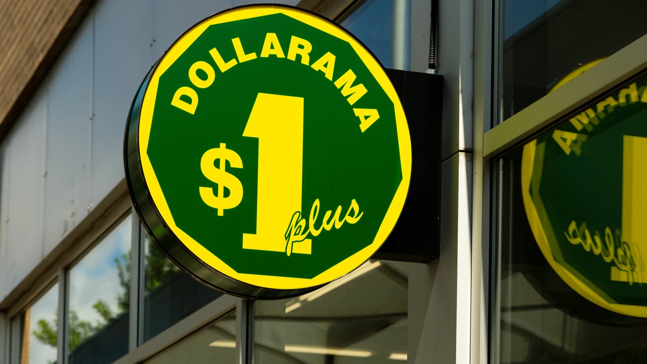 Dollarama sign