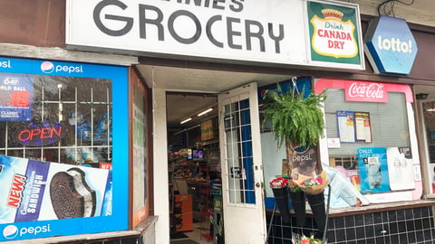 Arnie's Grocery Exterior shot