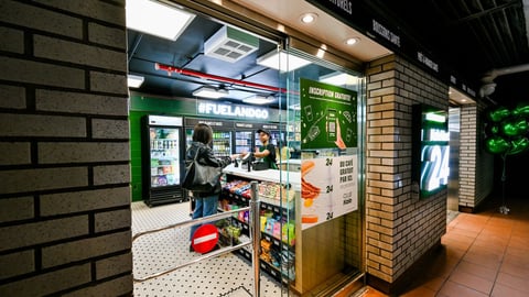 KaleMart24 in the the Jarry Metro Station 