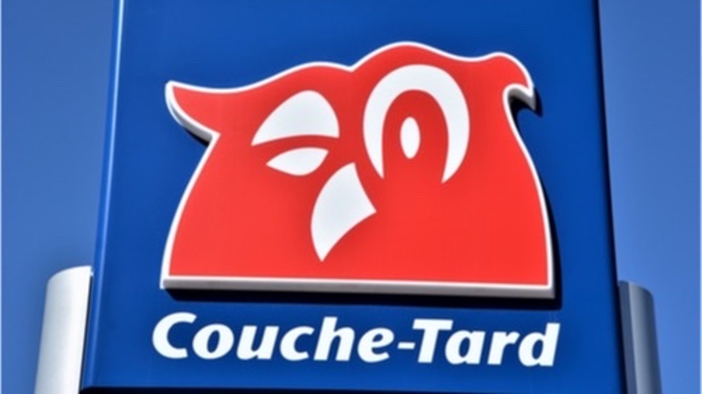 couche tard store sign