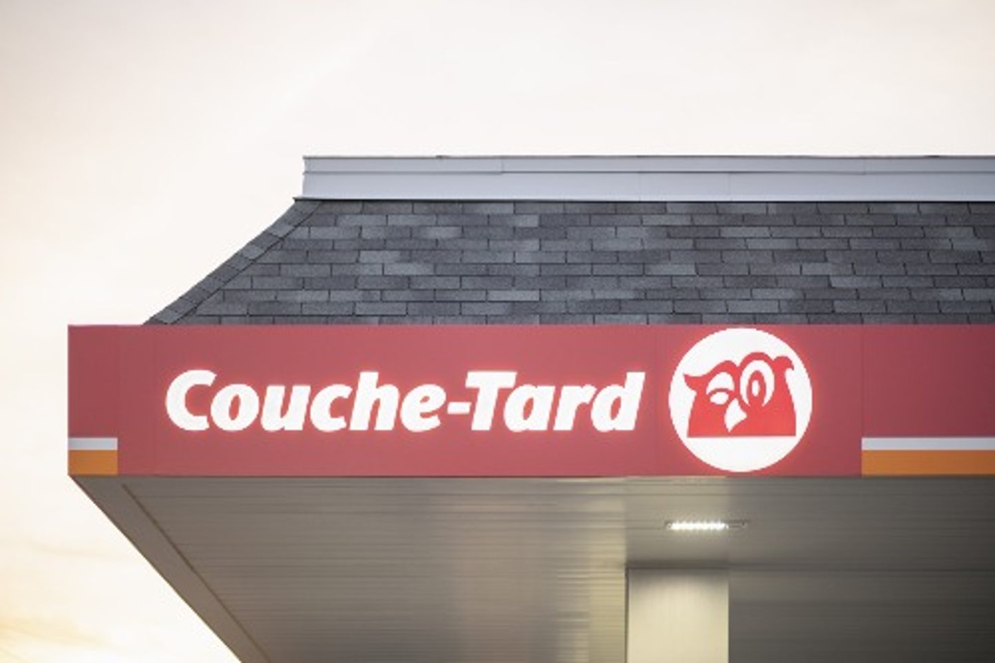 Couche Tard new logo