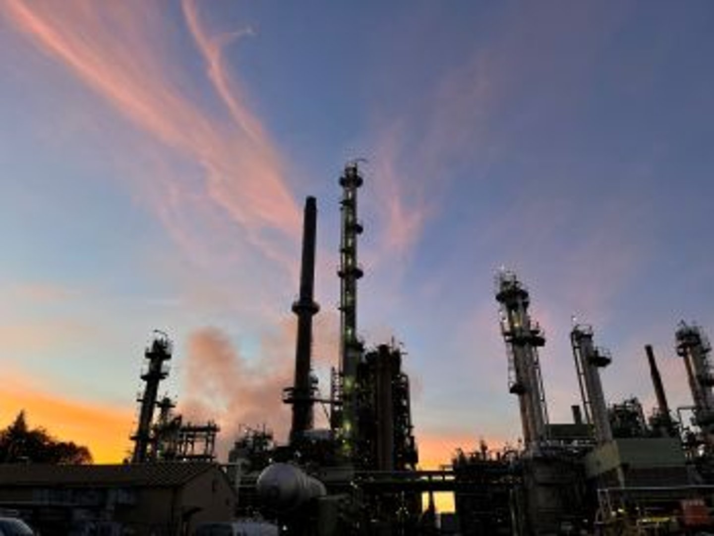 Parkland Refinery at dusk 2025