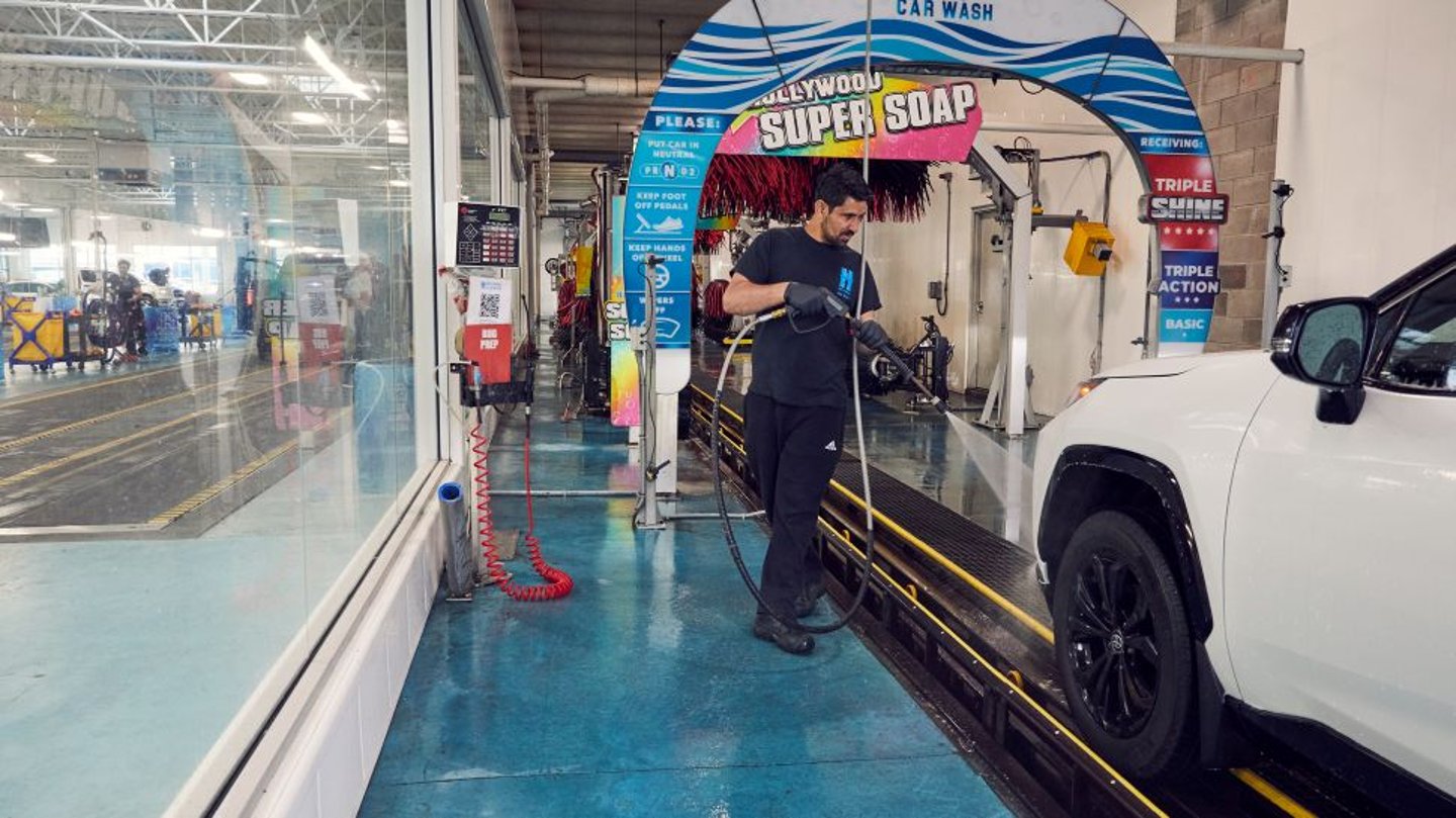 Hollywood Car Wash Tunnel Entrance