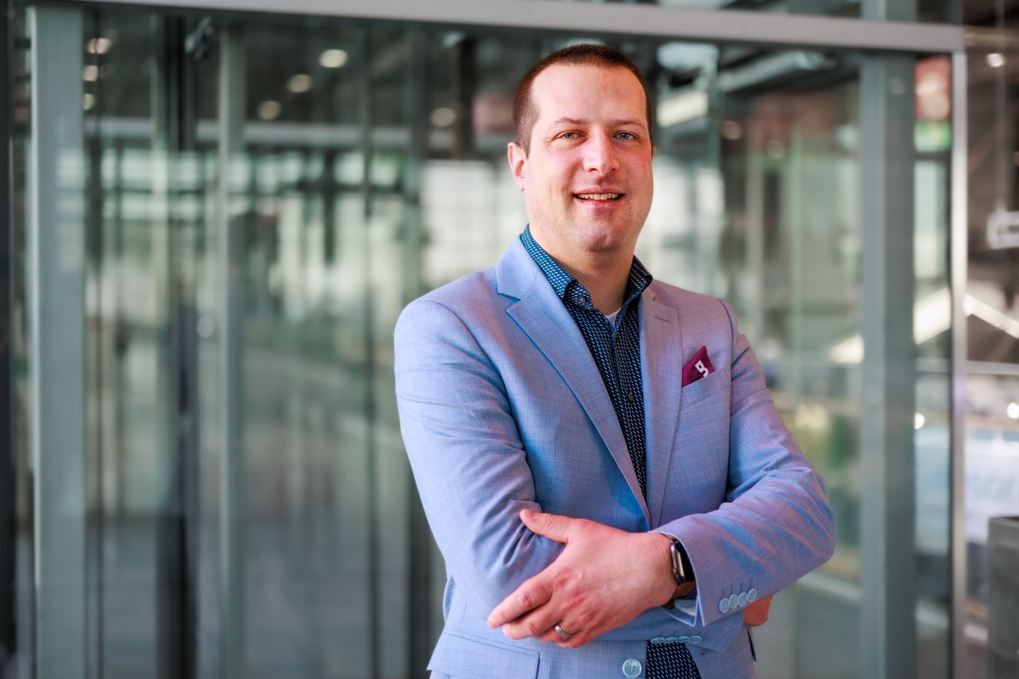 Nino Hoerttrich, waist up shot