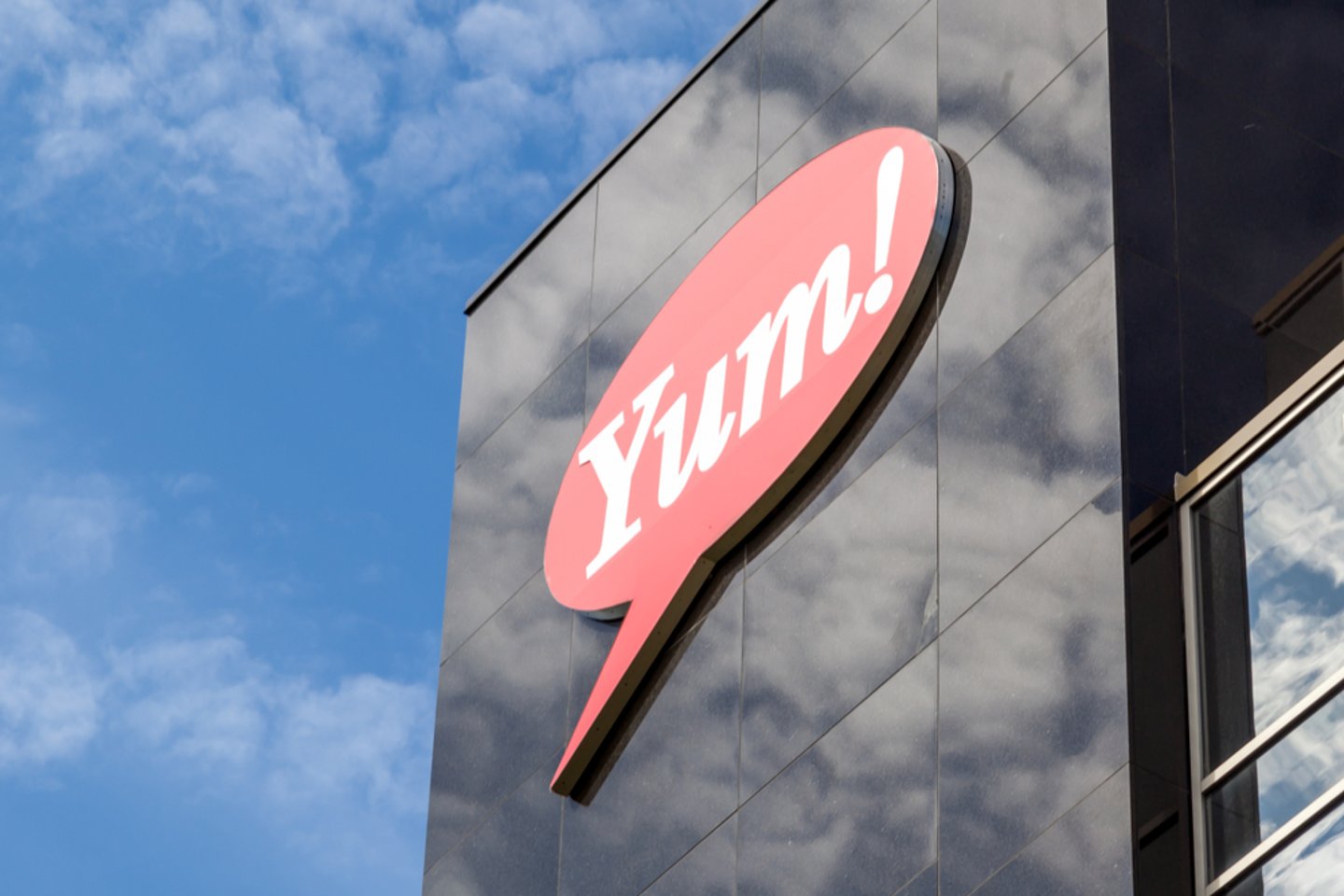 Exterior corner of Yum! Brands building in Vaughn, Ontario