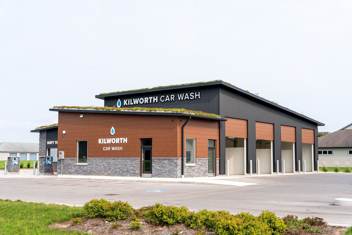 Kilworth car wash, seen from street level