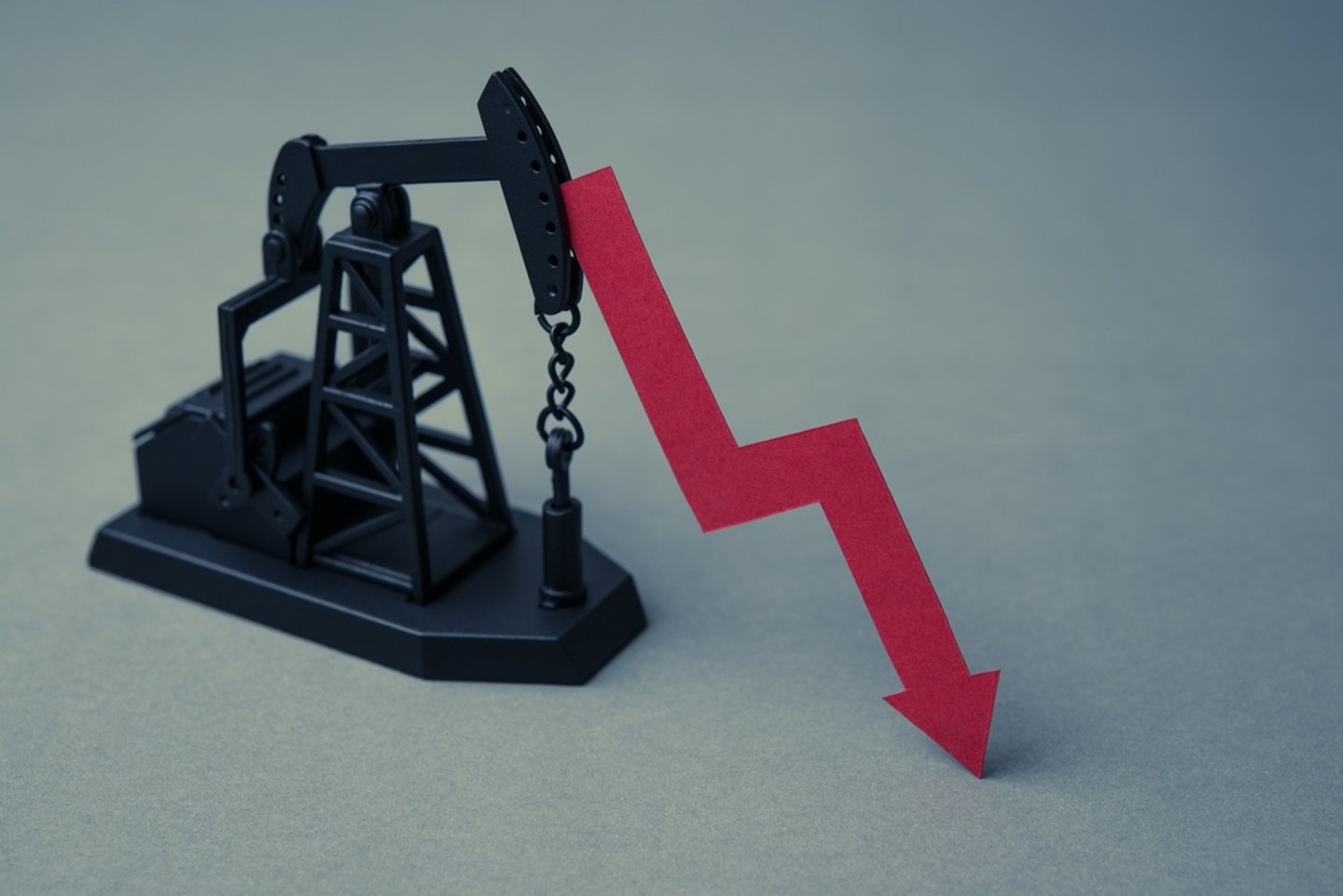 oil pump with downward arrow