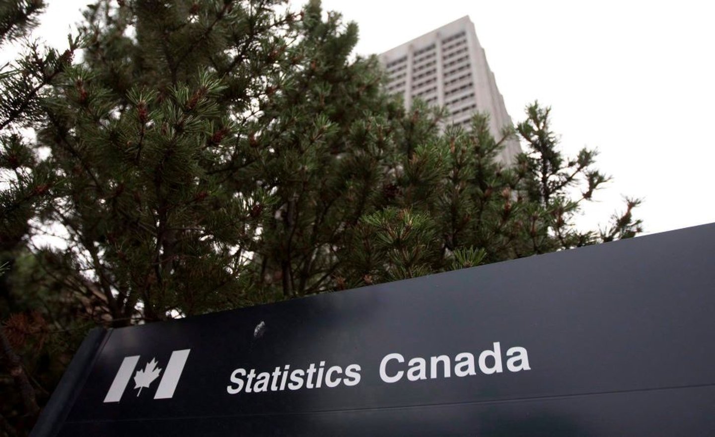 Statistics Canada Sign Canadian Press