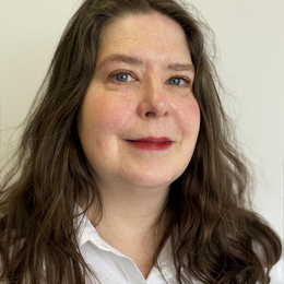 Naomi Szeben headshot