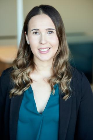 Amanda Simpson headshot